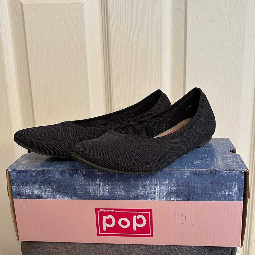 Pop brand black flats